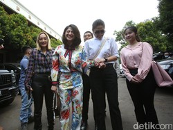 Mediasi Gagal, Dewi Perssik dan Angga Wijaya Lanjut Proses Cerai