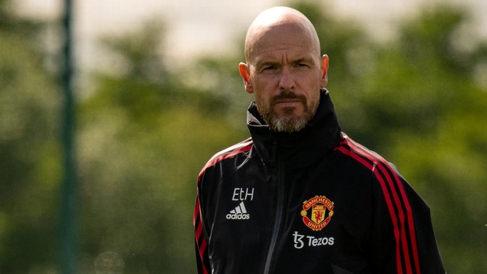 MANCHESTER, ENGLAND - JUNE 27: (EXCLUSIVE COVERAGE)  Manager Erik ten Hag of Manchester United in action during a first team training session at Carrington Training Ground on June 27, 2022 in Manchester, England. (Photo by Ash Donelon/Manchester United via Getty Images)