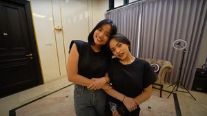 8 Kebersamaan Fuji dan Jeje TikTok, Disebut Kembar Versi Hidung Mancung