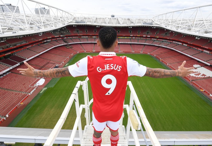 LONDON, ENGLAND - JULY 04: Arsenal Unveil New Signing Gabriel Jesus at Emirates Stadium on July 04, 2022 in London, England. (Photo by Stuart MacFarlane/Arsenal FC via Getty Images)
