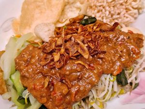 Apa Bedanya Lotek, Gado-Gado dan Pecel? Bahan dan Cara Membuatnya Apa Bedanya Lotek, Gado-Gado dan Pecel? Bahan dan Cara Membuatnya