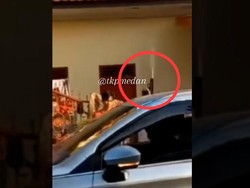 Heboh Aksi Koboi Lepas Tembakan Saat Pelantikan Kades di Sumut