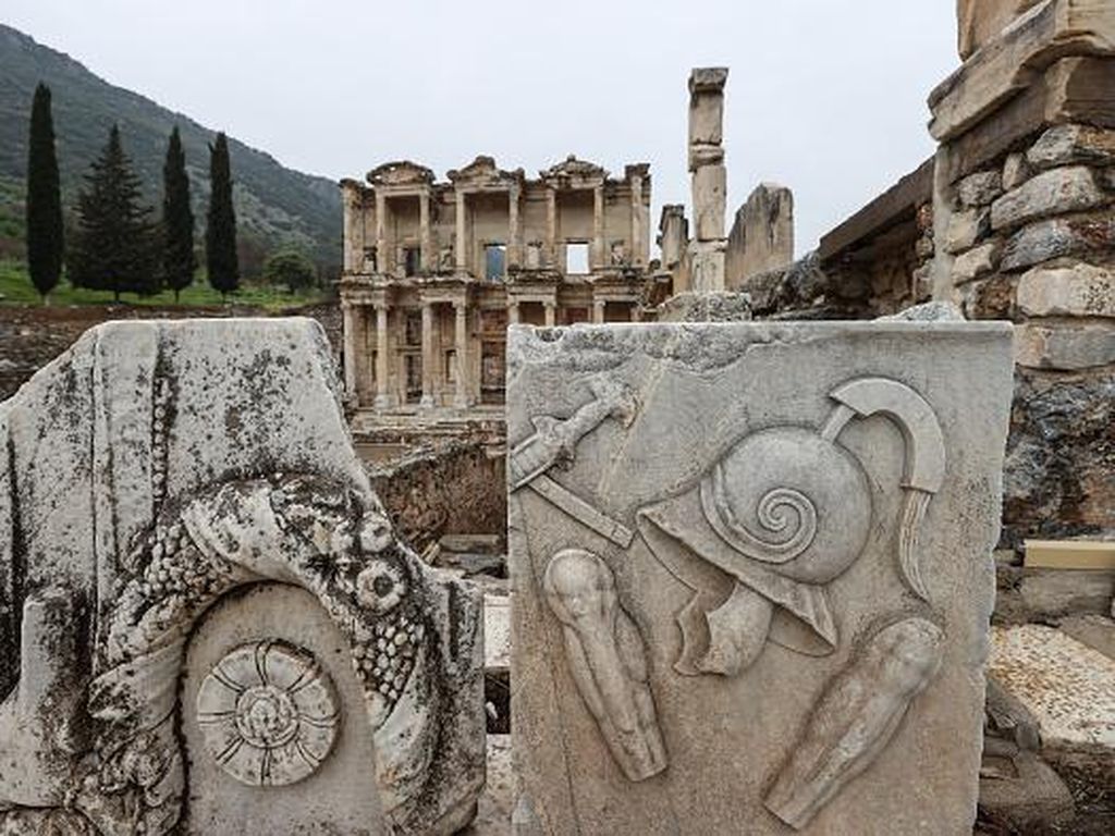 Jelajah Kota Kuno Ephesus, Jejak Kejayaan Yunani di Tanah Turki