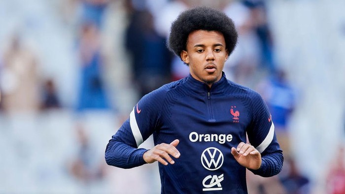 Jules Kounde (Sevilla FC) of France during the warm-up before the UEFA Nations League League A Group 1 match between France and Croatia at Stade de France on June 13, 2022 in Paris, France. (Photo by Jose Breton/Pics Action/NurPhoto via Getty Images)