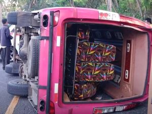 Sopir Ugal-ugalan Penyebab Kecelakaan Mobil Travel di Jembrana