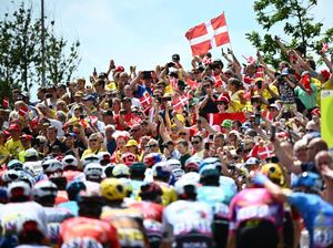 Lihat Lagi Euforia Warga Denmark Saat Pebalap Tour de France Melintas Lihat Lagi Euforia Warga Denmark Saat Pebalap Tour de France Melintas