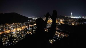 Antusias Jemaah Haji Kunjungi Jabal Nur dan Gua Hira