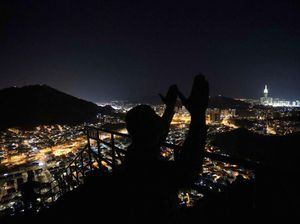 Antusias Jemaah Haji Kunjungi Jabal Nur dan Gua Hira