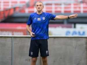 Profil Milomir Seslija, Eks Pelatih PSM Makassar Kini Tangani Persis Solo Profil Milomir Seslija, Eks Pelatih PSM Makassar Kini Tangani Persis Solo
