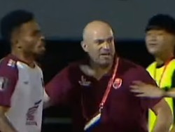 Momen Bernardo Tenangkan Yance yang Emosi ke Anak Gawang Borneo FC Vs PSM
