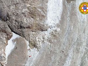 Salju yang Kian Minim di Pegunungan Italia Salju yang Kian Minim di Pegunungan Italia