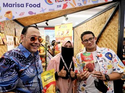 Cicipi Abon Lele Milik UMKM di Tegal, Sandiaga: Ini Uenak Pol