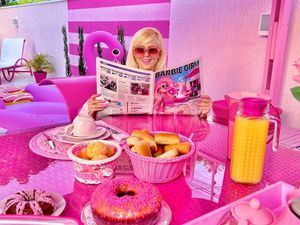 Serba Pink! Dapur dan Ruang Makan Milik Bruna, Barbie di Dunia Nyata