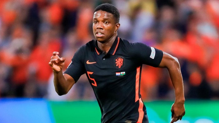 ROTTERDAM, NETHERLANDS - JUNE 14: Tyrell Malacia of Netherlands Controls the ball during the UEFA Nations League League A Group 4 match between Netherlands and Wales at Feyenoord Stadium on June 14, 2022 in Rotterdam, Netherlands. (Photo by Perry vd Leuvert/NESImages/DeFodi Images via Getty Images)