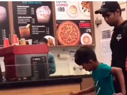 Usir Anak Jalanan dari Restoran, Pegawai Ini Dikecam Netizen