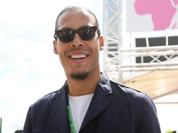 Virgil van Dijk Cs Disambut Histeris Fans Saat Tiba di Thailand