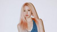 7 Gaya Busana Yuqi (G)-IDLE Dikritik Terlalu Terbuka, Undang Orang Cabul