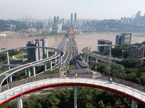 Skywalk di China ini Suguhkan Lansekap Perkotaan yang Menawan Skywalk di China ini Suguhkan Lansekap Perkotaan yang Menawan