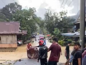 Banjir Bandang Terjang 3 Kelurahan di Enrekang, 10 Rumah Terdampak