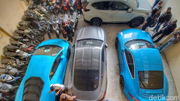 Melihat Lagi Barang Mewah Doni Salmanan yang Kini Dirampas Negara