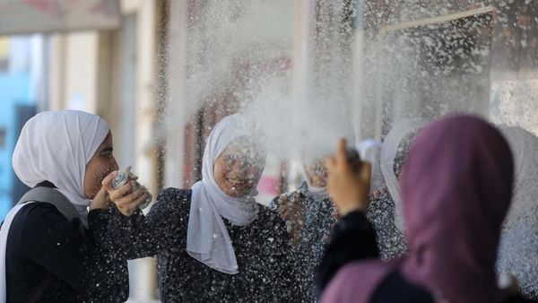 Begini Lho... Cara Siswa Palestina Rayakan Kelulusan