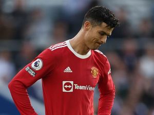 Potret Cristiano Ronaldo Pakai Jersey Baru MU di Tengah Isu Hengkang Potret Cristiano Ronaldo Pakai Jersey Baru MU di Tengah Isu Hengkang