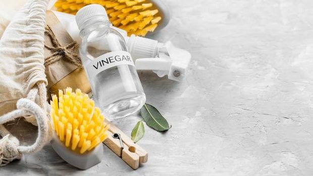 Cuka berguna untuk mengatasi noda jamur