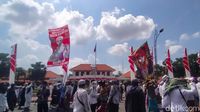 Demo Desak Holywings Ditutup Selamanya