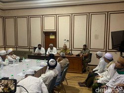 Audiensi dengan Pemprov Jatim, Perwakilan Pedemo Kecewa Holywings Masih Buka