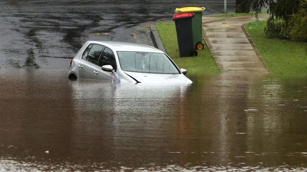 Deretan Mobil yang Jadi Korban Banjir di Sydney