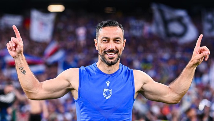 GENOA, ITALY - MAY 16: Fabio Quagliarella of Sampdoria celebrates avoiding relegation after the Serie A match between UC Sampdoria and ACF Fiorentina at Stadio Luigi Ferraris on May 16, 2022 in Genoa, Italy. (Photo by Getty Images)