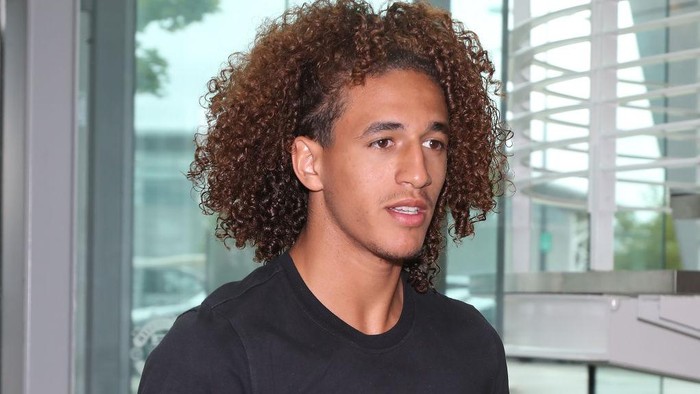 MANCHESTER, ENGLAND - JULY 04: (EXCLUSIVE COVERAGE) Hannibal Mejbri of Manchester United arrives ahead of a first team training session at Carrington Training Ground on July 04, 2022 in Manchester, England. (Photo by Tom Purslow/Manchester United via Getty Images)