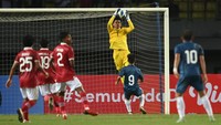 Indonesia cuma kalah dari Thailand, yang mengoleksi 6 poin dari dua laga. Indonesia unggul gol dari Vietnam, yang juga mengoleksi empat poin di posisi tiga.