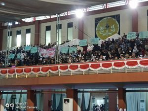 Kuliah Umum Erick Thohir di Unsoed Disambut Poster MyPertamina Apakah Solusi?