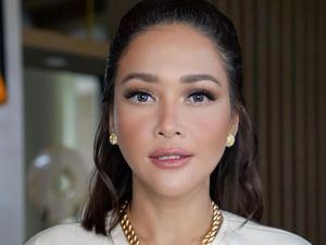 10 Artis Indonesia Suntik Botox, Perubahan Wajah Maia Estianty Disorot 10 Artis Indonesia Suntik Botox, Perubahan Wajah Maia Estianty Disorot