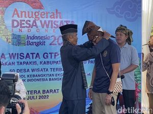 Kunjungi Ulakan Pariaman, Sandiaga Dapat Gelar Bagindo Lembak Tuah