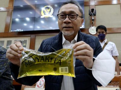 Momen Mendag Pamer Migor Kemasan Minyakita
