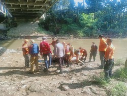 Mayat Perempuan Ditemukan Mengapung di Kali Cipendawa Bekasi