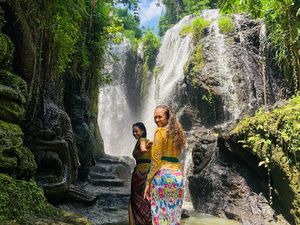 Taman Beji Griya Waterfall Bali, Airnya Dipercaya Sembuhkan Penyakit Taman Beji Griya Waterfall Bali, Airnya Dipercaya Sembuhkan Penyakit