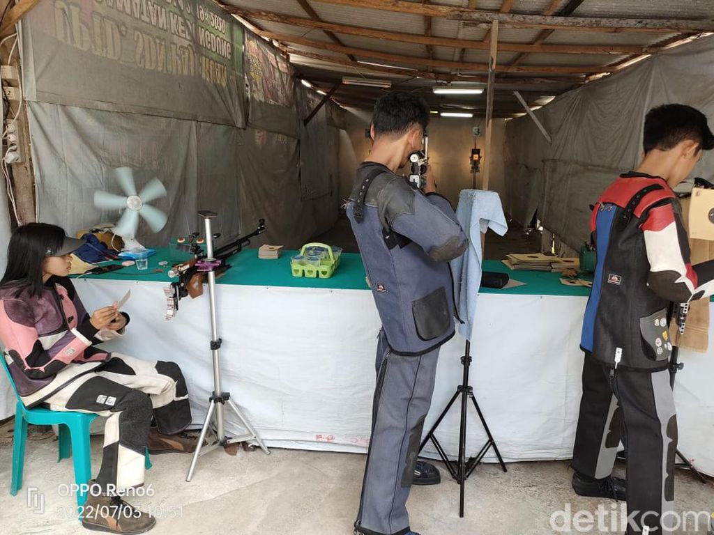 Meski Tempat Latihan Seperti Gubuk, Sampang Juara Umum Menembak Porprov Jatim