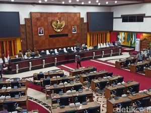 Pembelaan Pemprov Aceh Usai Achmad Marzuki Dikritik DPRA Pembelaan Pemprov Aceh Usai Achmad Marzuki Dikritik DPRA