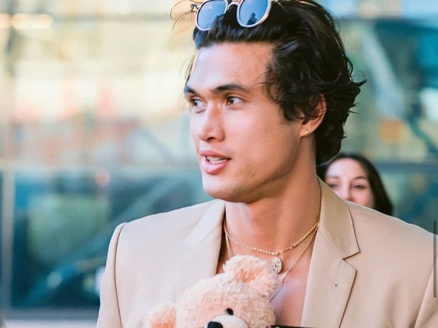 Potret Charles Melton yang akan membintangi film K-Pop Lost in America/ Foto: instagram.com/melton Potret Charles Melton yang akan membintangi film K-Pop Lost in America