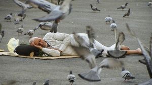 Potret Jemaah Haji Tidur di Jalanan Kota Mekkah