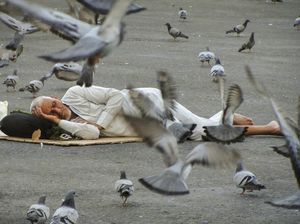 Potret Jemaah Haji Tidur di Jalanan Kota Mekkah