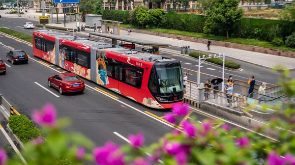 Kereta Pintar Tanpa Rel di China Mulai Diujicoba, Lihat Fotonya
