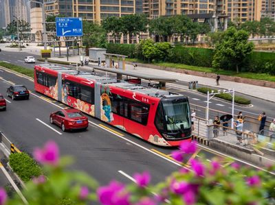 Kereta Pintar Tanpa Rel di China Mulai Diujicoba, Lihat Fotonya
