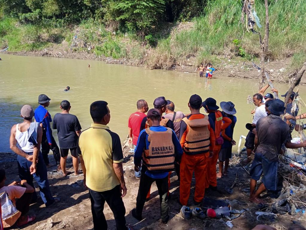 Seorang Remaja Tewas Tenggelam di Sungai Cimanis Cirebon