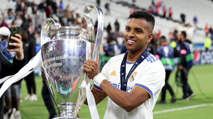 PARIS, FRANCE - MAY 28: Rodrygo of Real Madrid during the celebration following the UEFA Champions League final match between Liverpool FC and Real Madrid at Stade de France on May 28, 2022 in Saint-Denis near Paris, France. (Photo by John Berry/Getty Images)