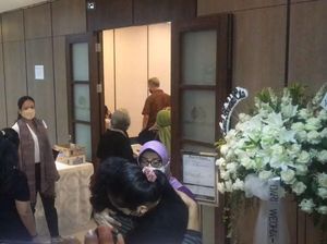 Suasana Rumah Duka Penyanyi Bob Tutupoly