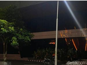 Di Tengah Ibadah Haji, Khofifah Beber Izin Holywings Surabaya Lewat IG Di Tengah Ibadah Haji, Khofifah Beber Izin Holywings Surabaya Lewat IG
